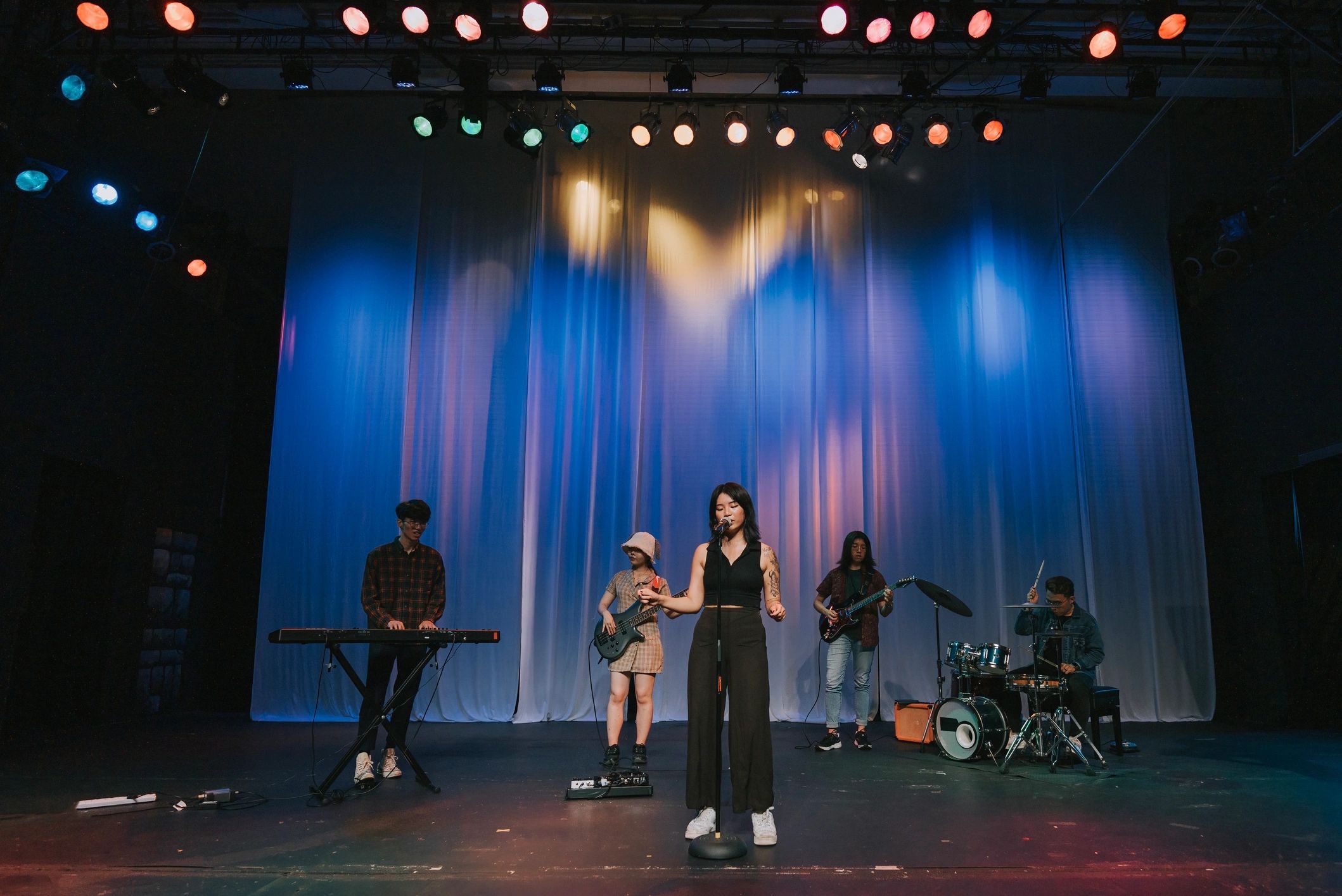 Live music set with singer and band